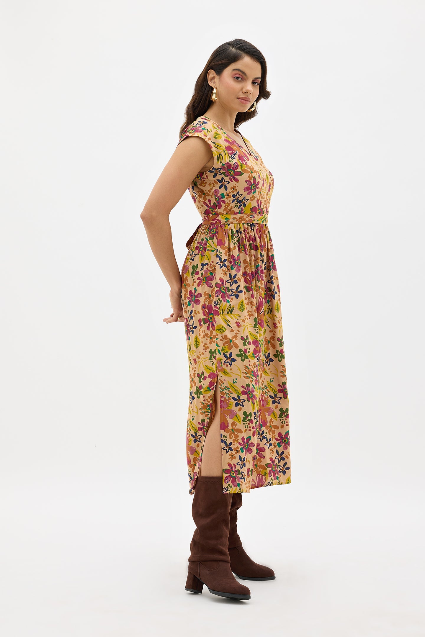 Zarqa|Floral v-neck fit and flare dress